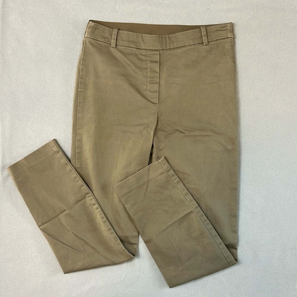 H&M Casual khaki pants, Size 6, Olive Green, Stretchy, Belt loops, Skinny fit